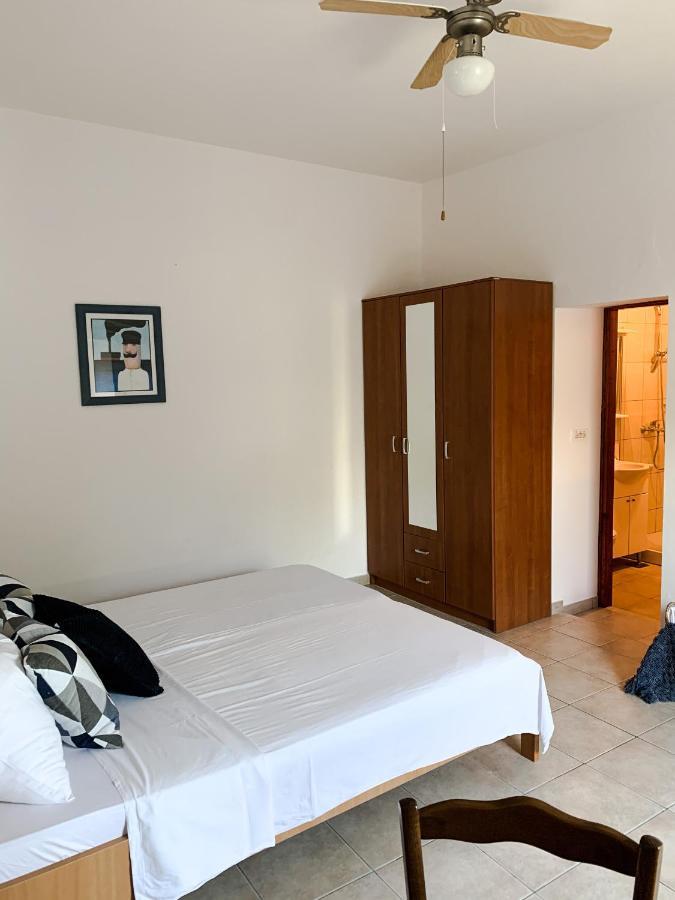 Holiday Home Adriatic ลุมบาร์ดา ภายนอก รูปภาพ
