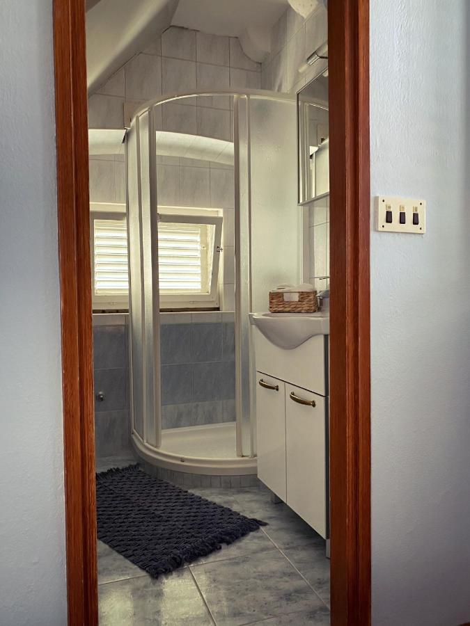 Holiday Home Adriatic ลุมบาร์ดา ภายนอก รูปภาพ