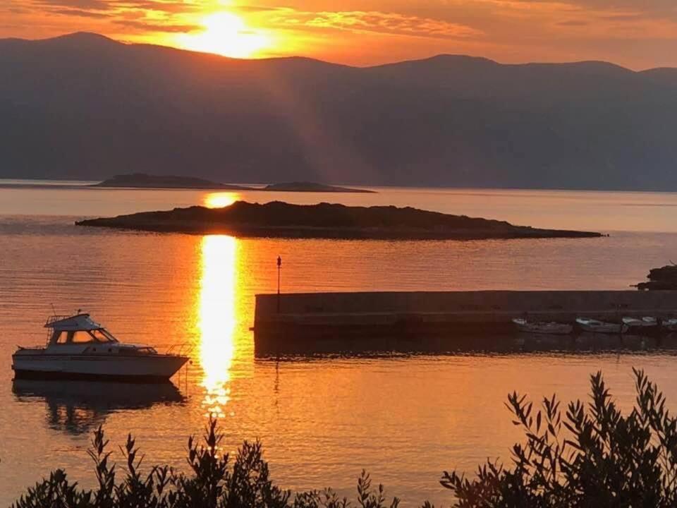 Holiday Home Adriatic ลุมบาร์ดา ภายนอก รูปภาพ